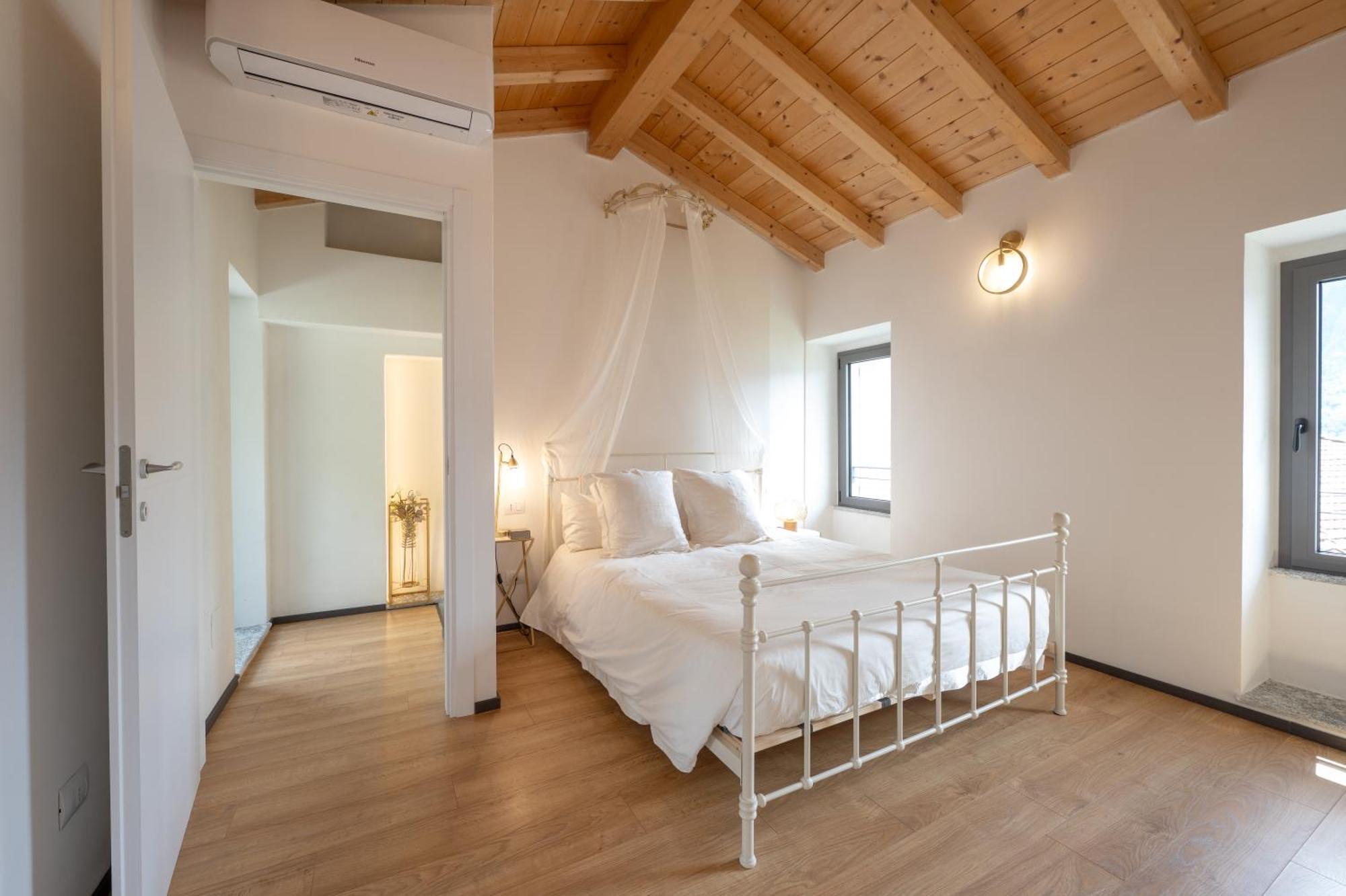 Lora Villa, With Lake View オッスッチョ エクステリア 写真