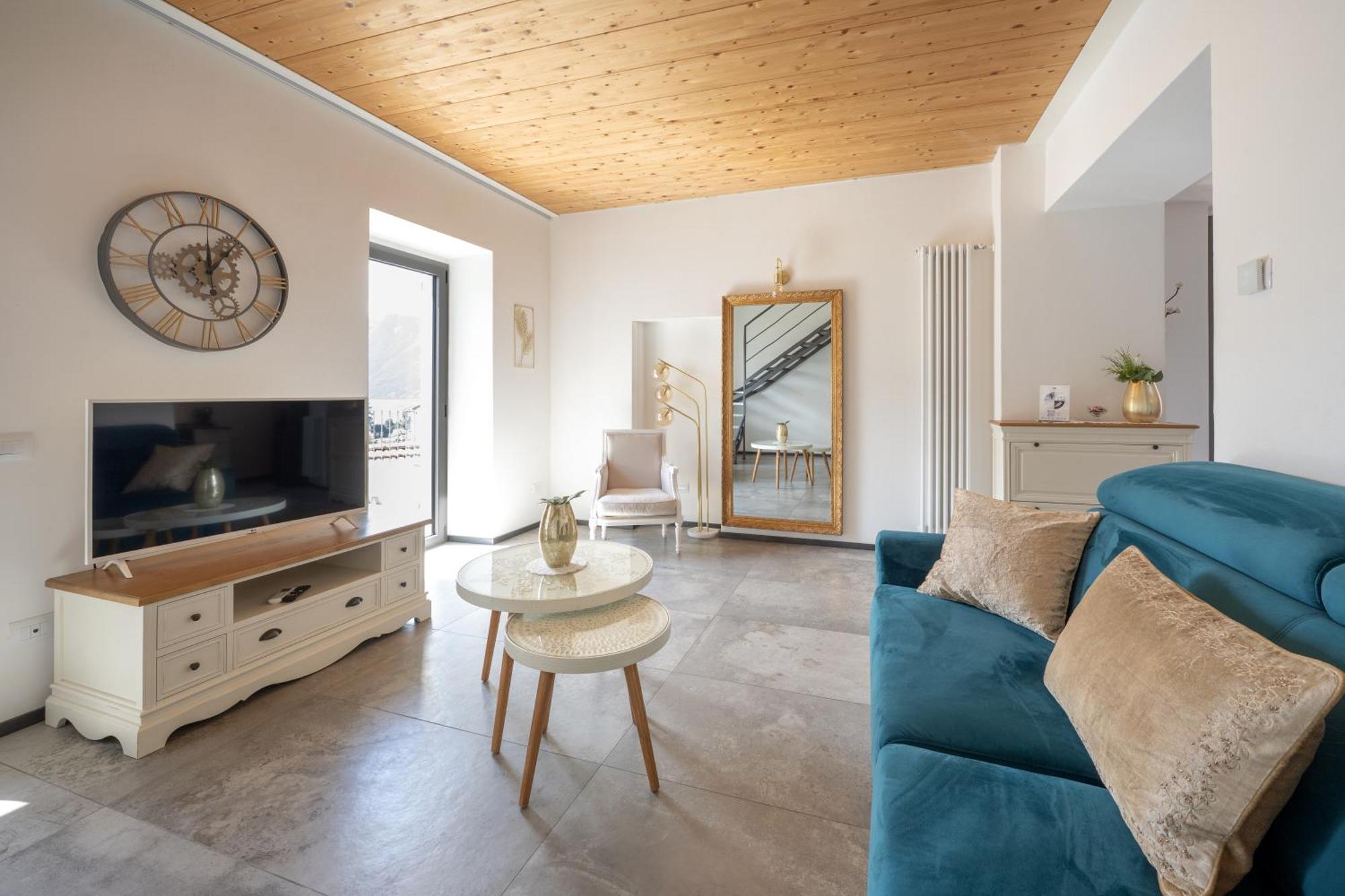 Lora Villa, With Lake View オッスッチョ エクステリア 写真