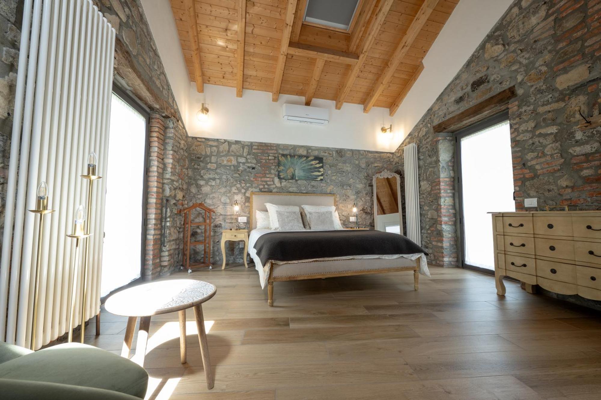Lora Villa, With Lake View オッスッチョ エクステリア 写真
