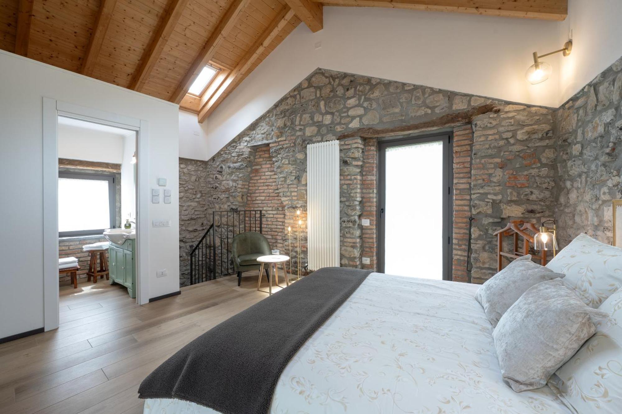 Lora Villa, With Lake View オッスッチョ エクステリア 写真