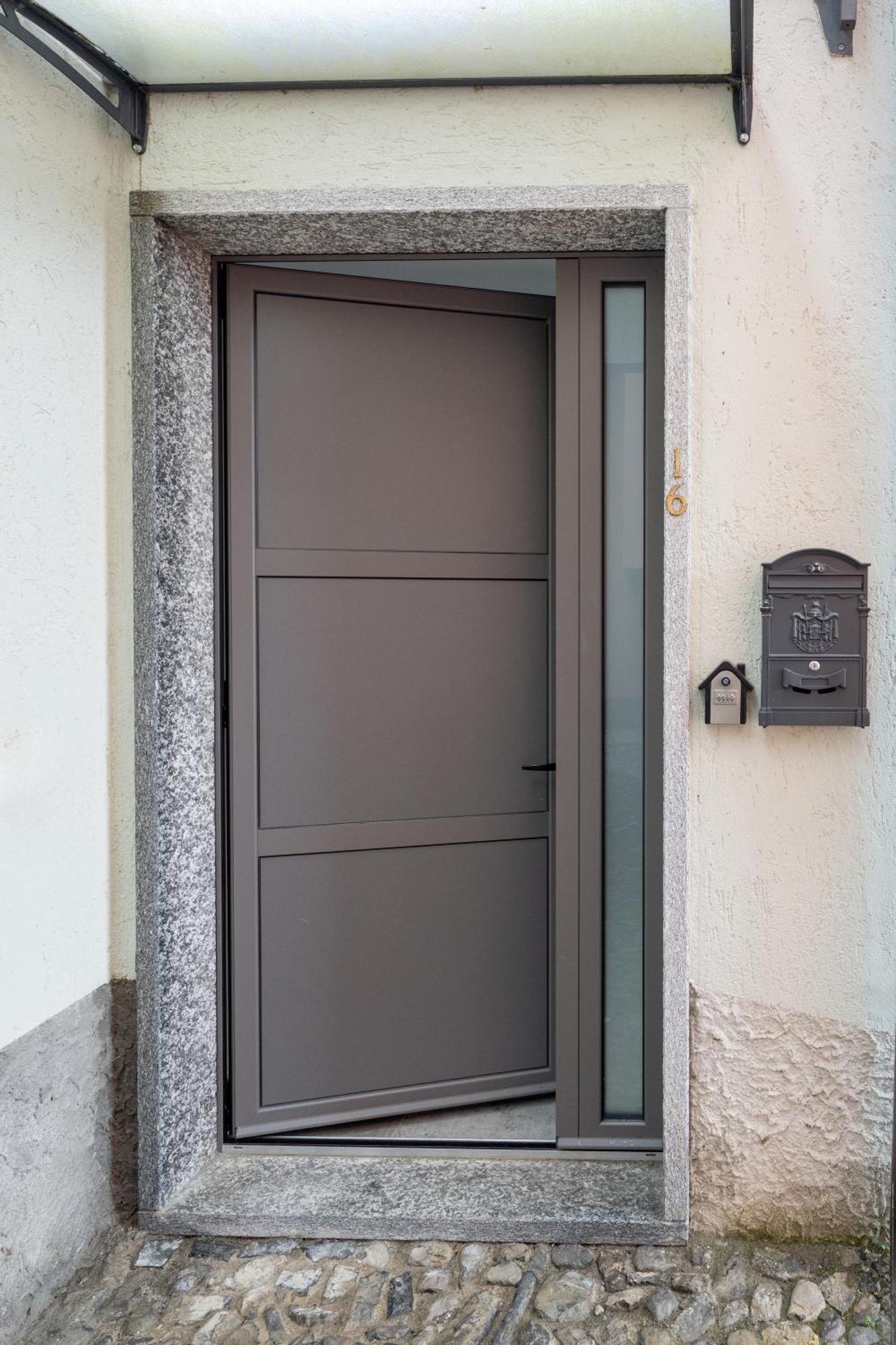 Lora Villa, With Lake View オッスッチョ エクステリア 写真
